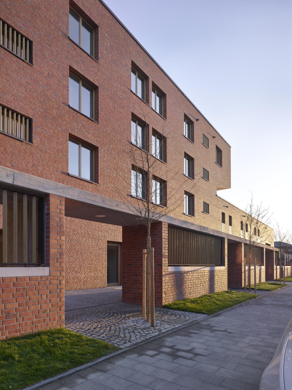 School Annex and Housing, Cologne-Lindenthal
