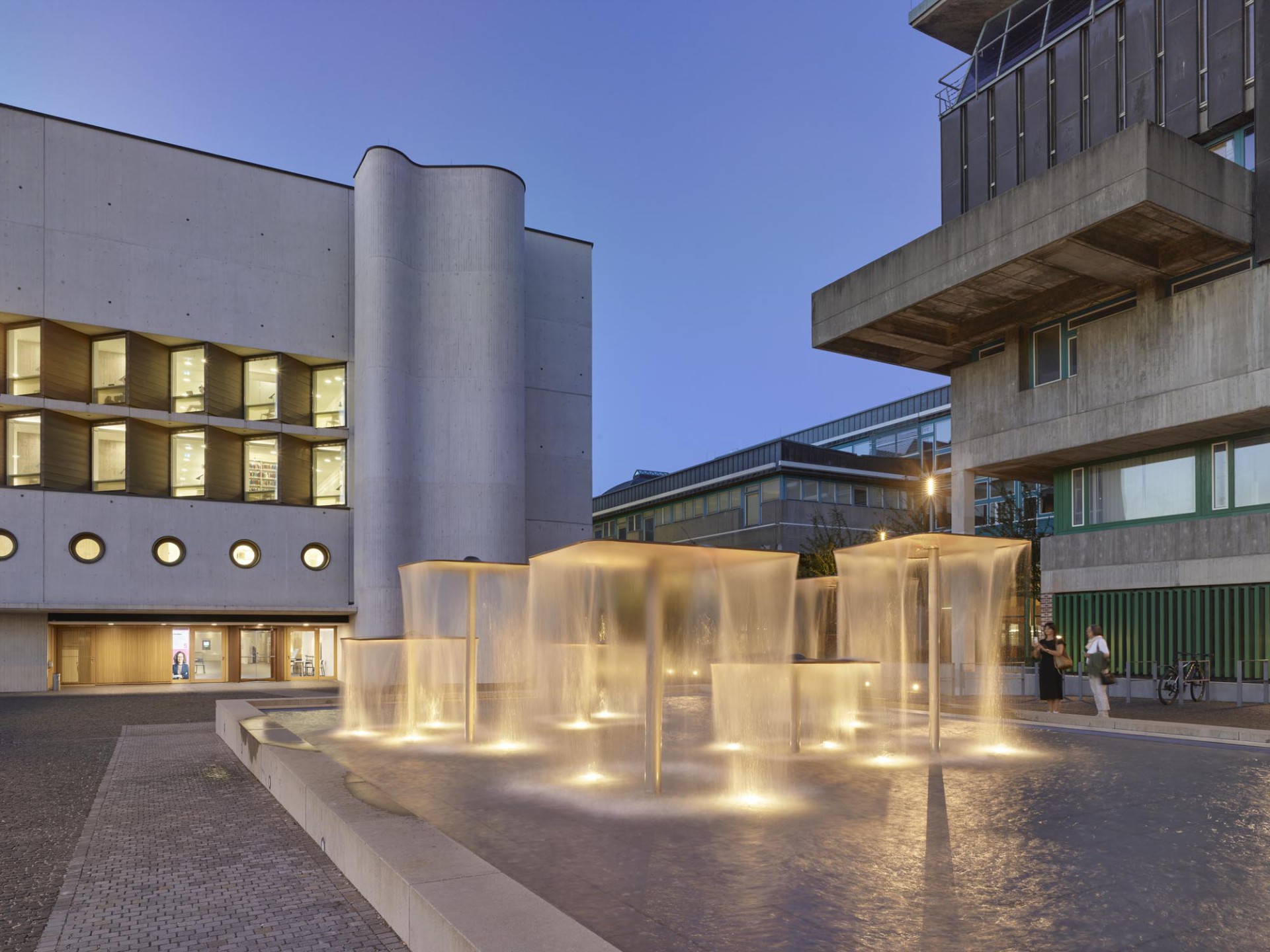 Forecourt Württembergische Landesbibliothek - Boulevard, open Staircase und Space around Fitz-Faller-Fountain